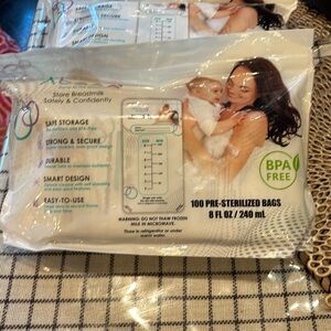Abana New 100 Pre Sterilized Breastmilk Bag .